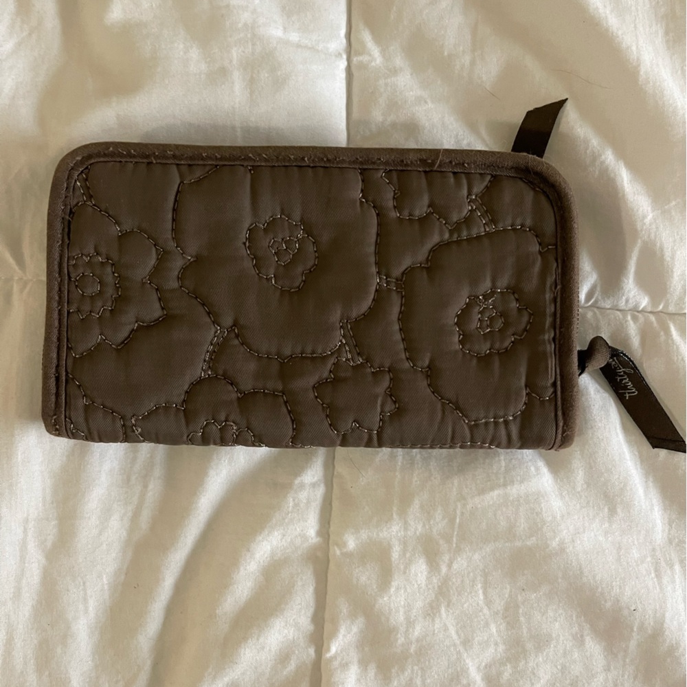 ThirtyOne Quilted Zip Wallet - Picture 2 of 3